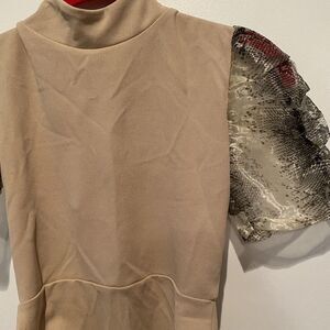 NWT Pretty Little Thing‎ Nude Crepe High Neck Snakeskin Organza Bodysuit Size 2